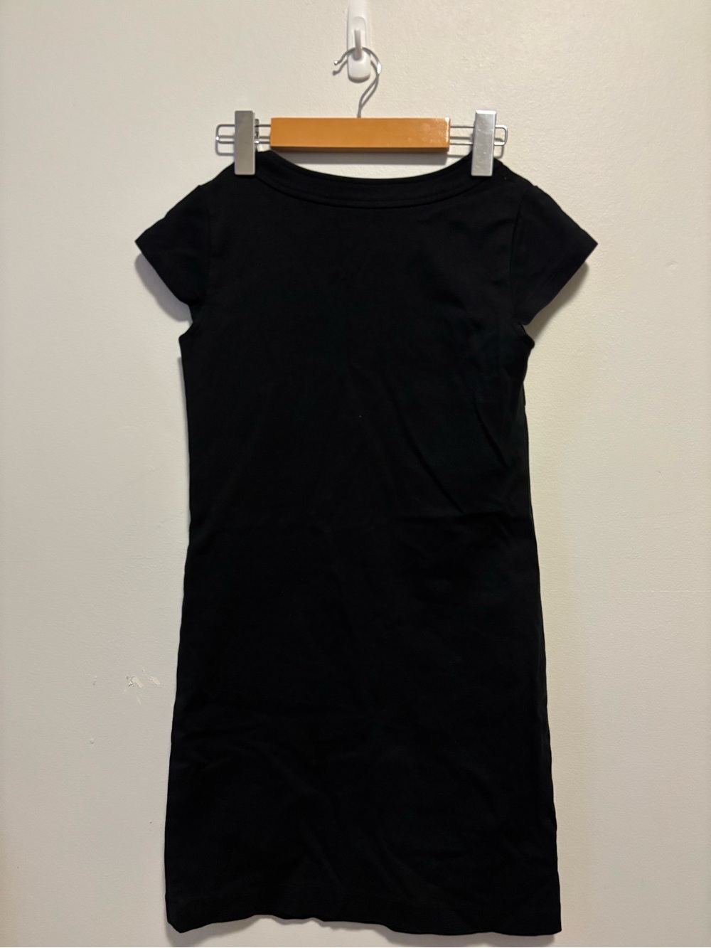 Uniqlo Black Crewneck Tee - Picture 2 of 6